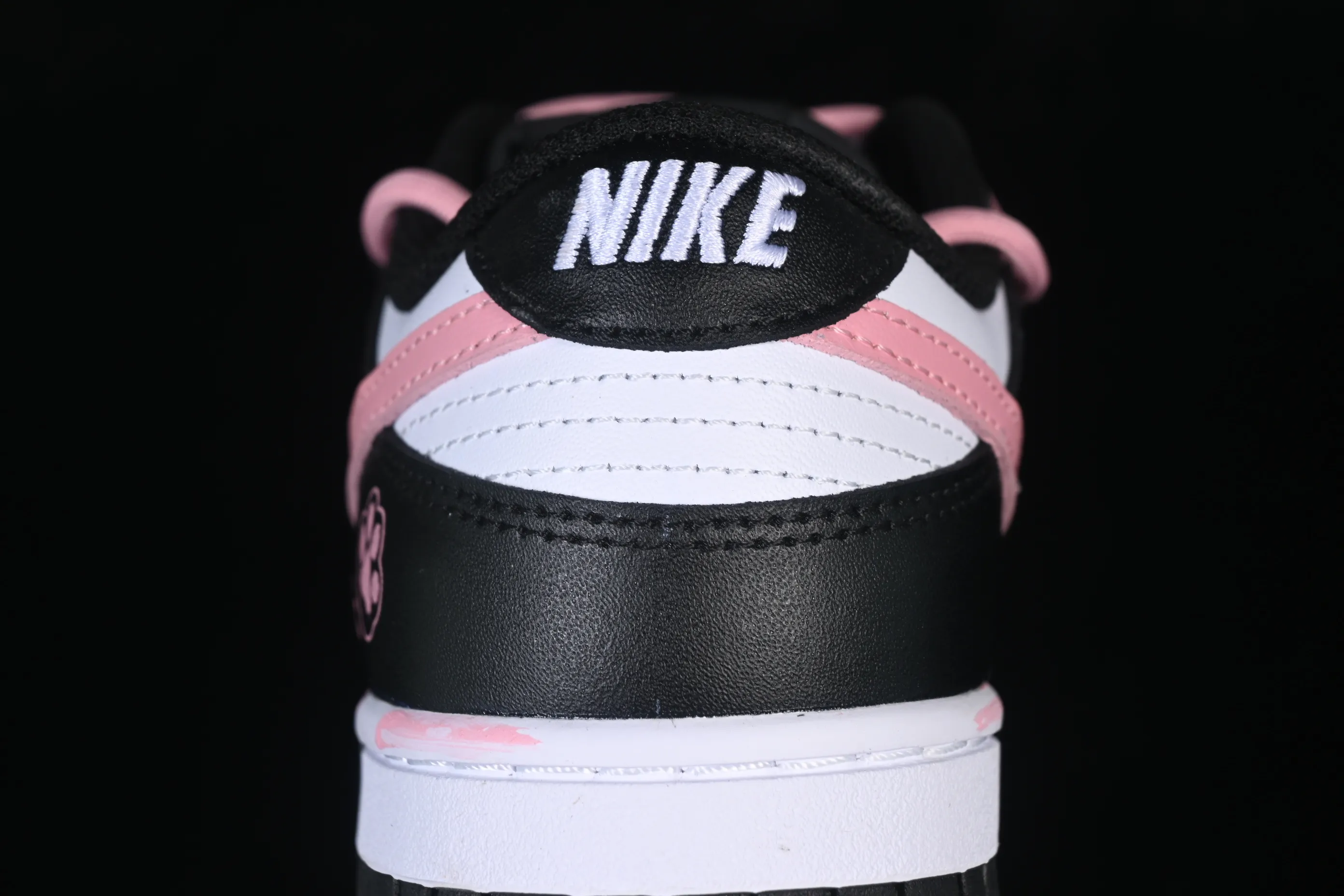 All categories Nk SB Dunk Series Nk SB Dunk Low High-end customized low-top sneakers Nike SB Dunk Low Cat claw black powder Deconstructed strap casual sneakers DD1503-101